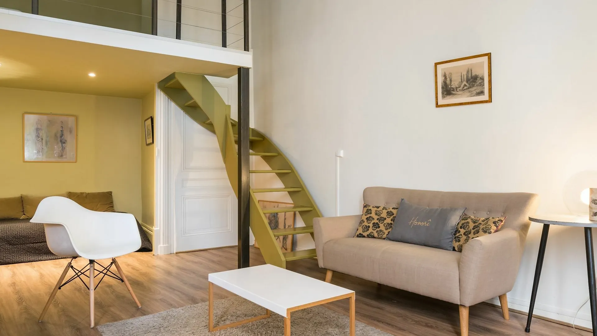 Honore - Hotel Pour Nomades Reveurs - 7 Rue Boissac Lyon France